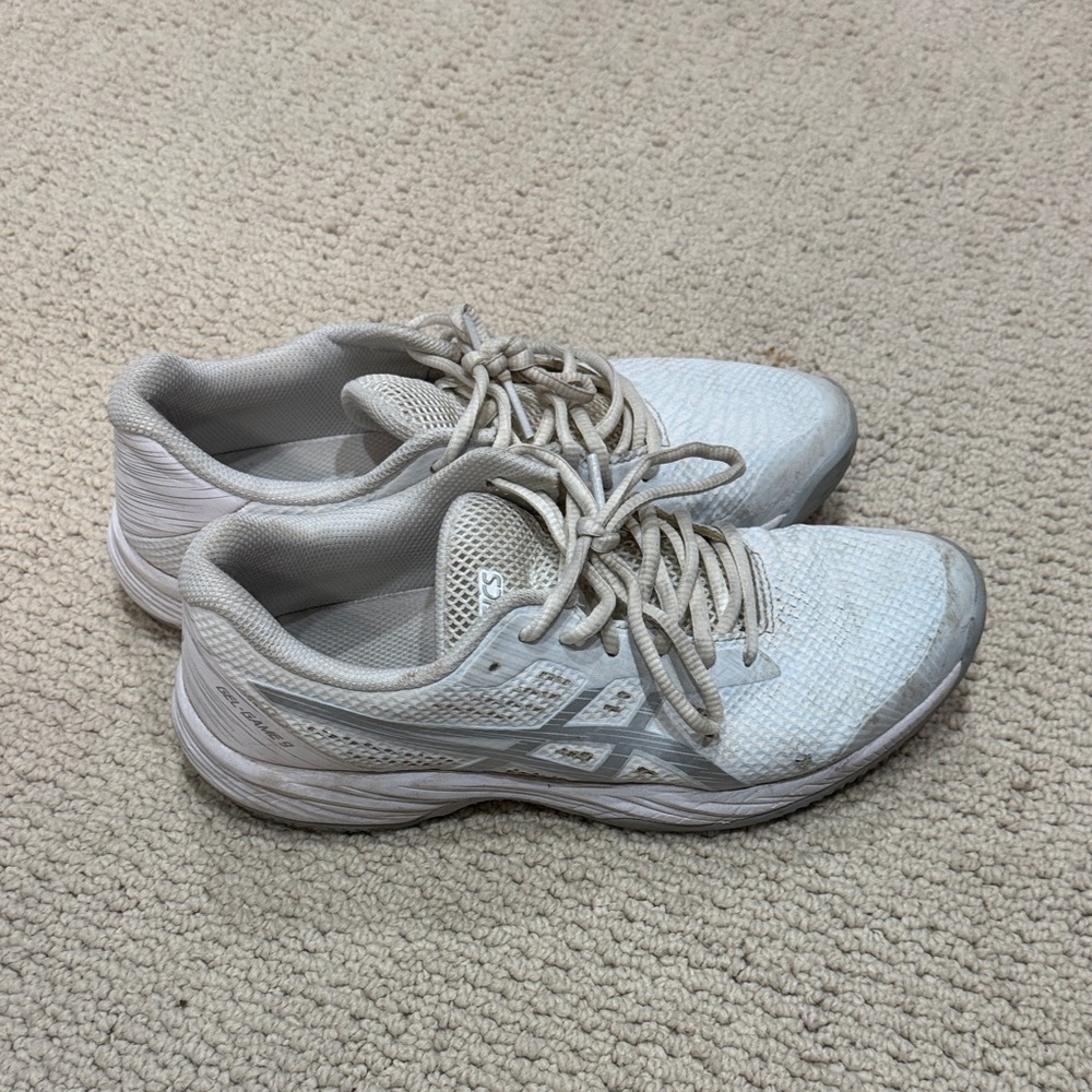 Asics Women's White Tennis/Pickleball shoes size 8